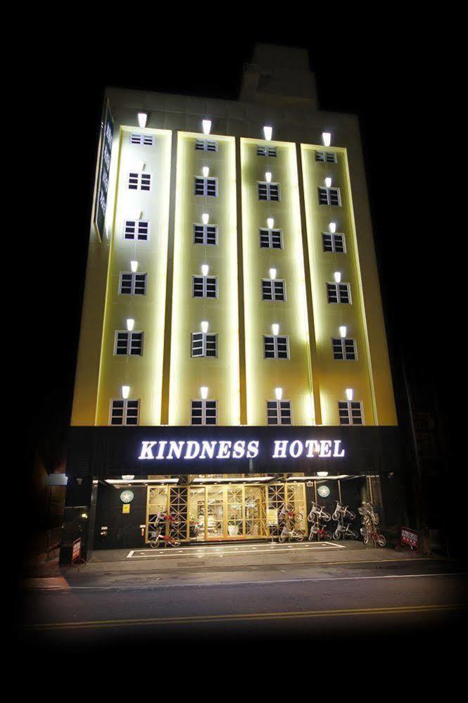 Kindness Hotel - Tainan Chihkan Tower Экстерьер фото